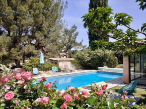Belle villa avec piscine proche d Aix en provence